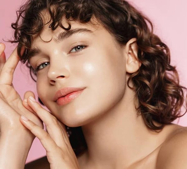 Lippenunterspritzung mit Hyaluron